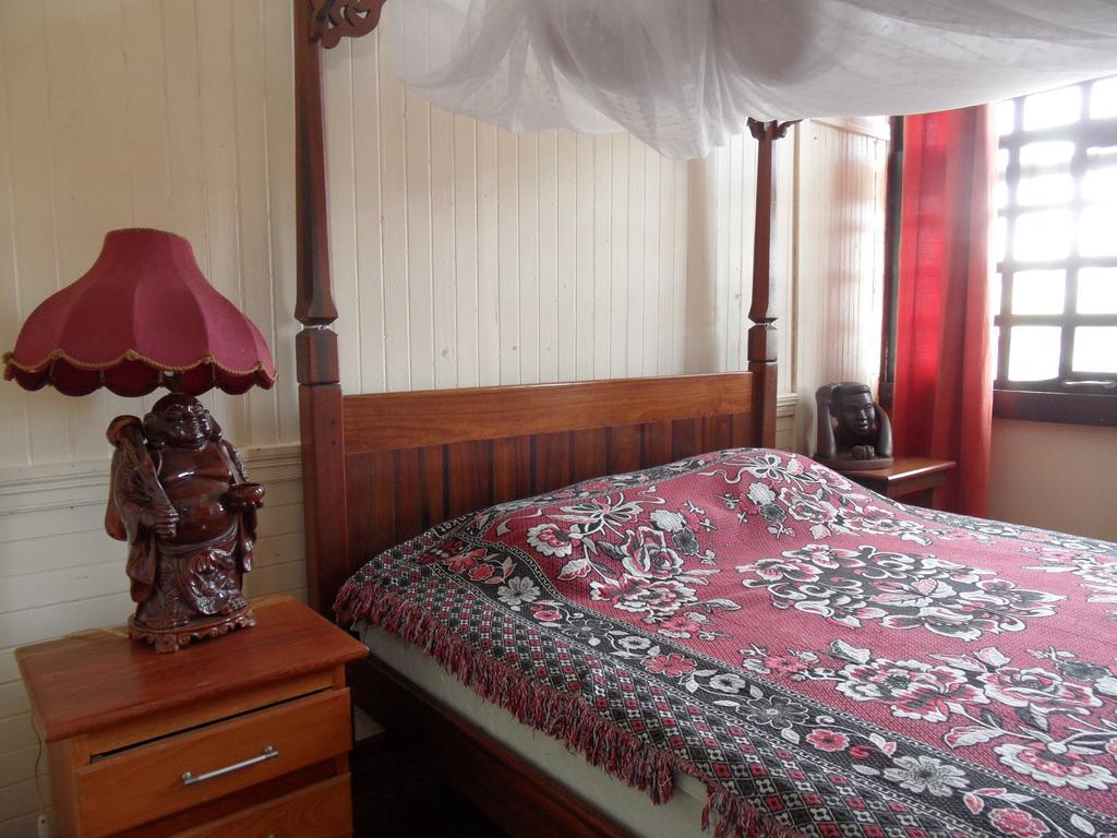Guesthouse Un Pied-A-Terre Paramaribo Buitenkant foto