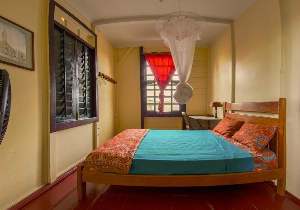 Guesthouse Un Pied-A-Terre Paramaribo Buitenkant foto