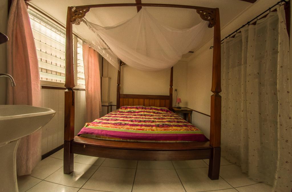 Guesthouse Un Pied-A-Terre Paramaribo Buitenkant foto