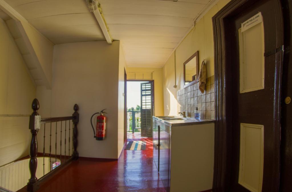 Guesthouse Un Pied-A-Terre Paramaribo Buitenkant foto