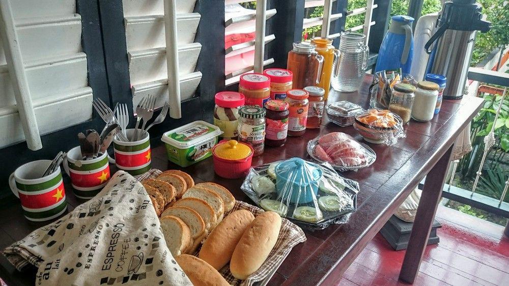 Guesthouse Un Pied-A-Terre Paramaribo Buitenkant foto